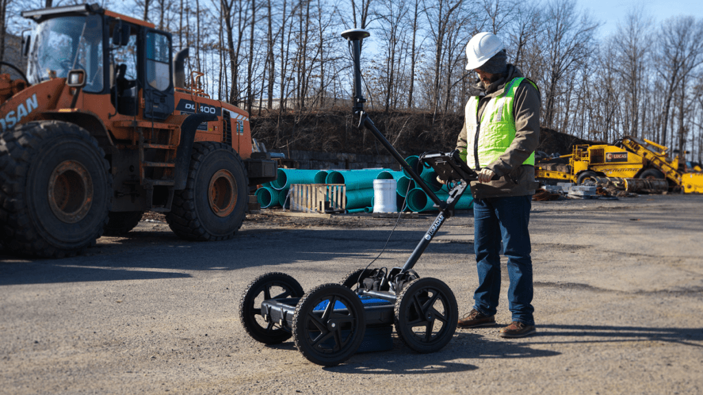 Worker with GPR